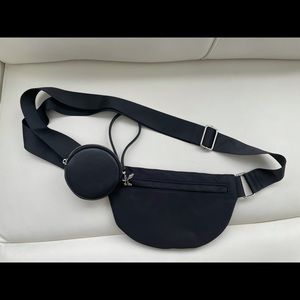 Forever 21 crossbody Fanny pack